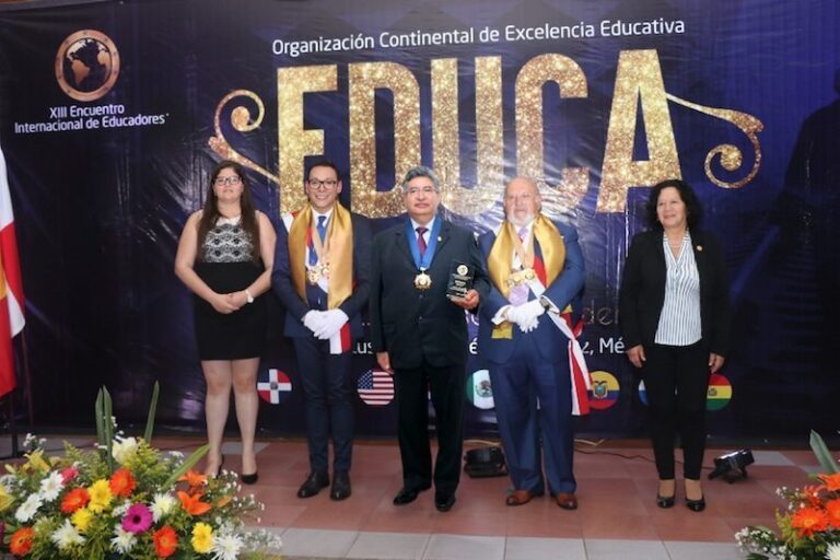 Galardonan a la UAT con el ‘Premio Educa 2017’